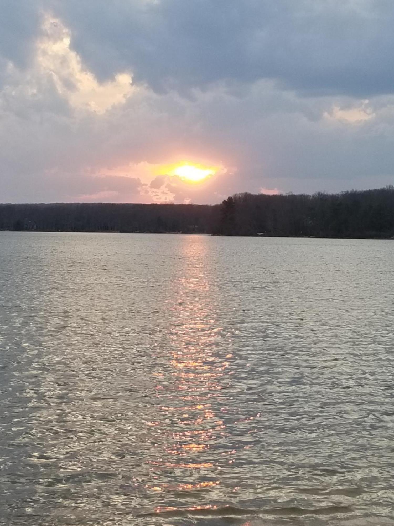 Serenity And Fun All In One In This Cozy Pocono Cabin Jim Thorpe Bagian luar foto