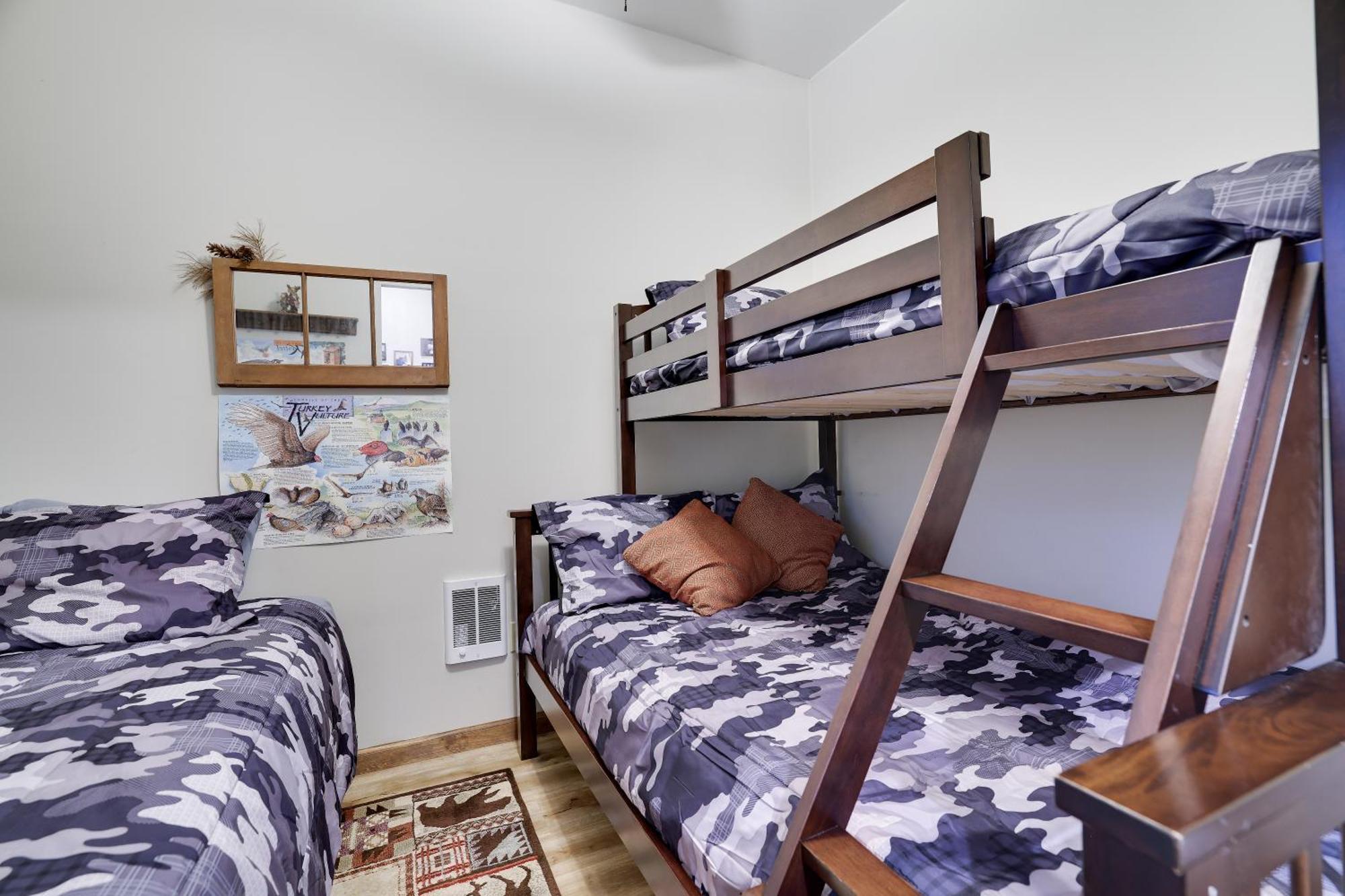 Serenity And Fun All In One In This Cozy Pocono Cabin Jim Thorpe Bagian luar foto